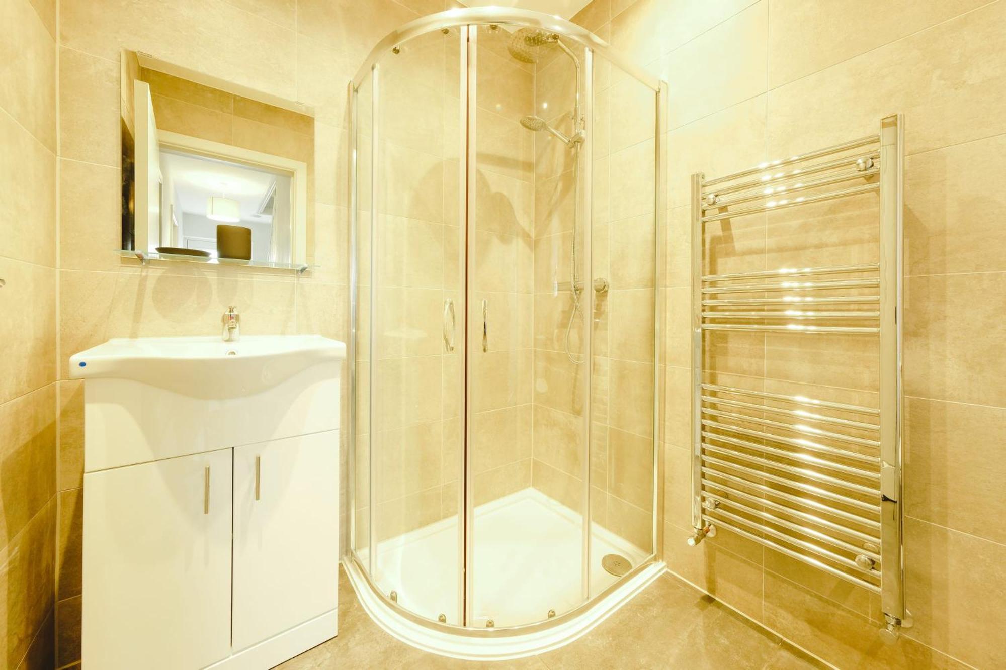Beautiful Six Bedroom House - Wordsworth Apartamento Bristol