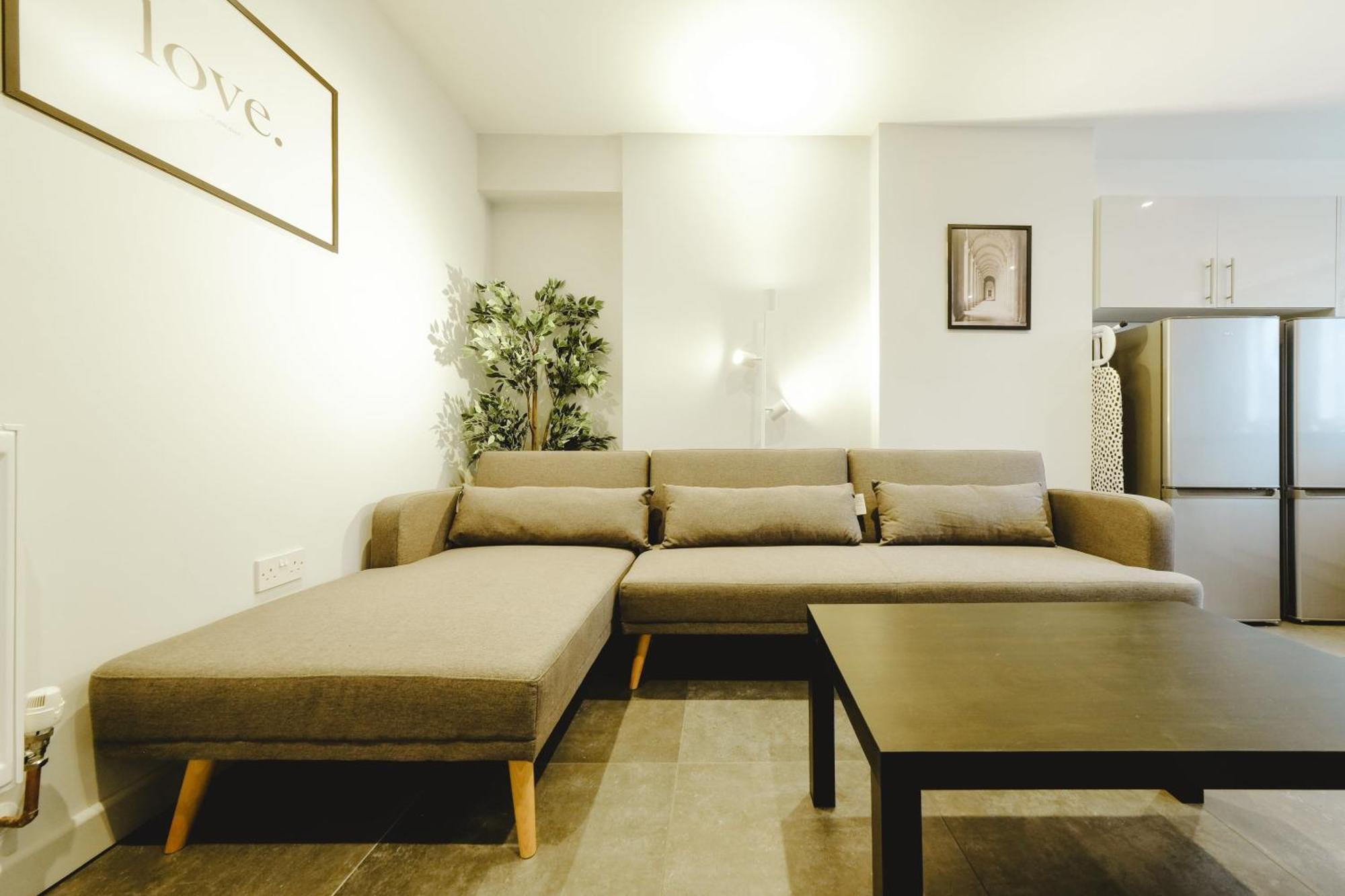 Beautiful Six Bedroom House - Wordsworth Apartamento